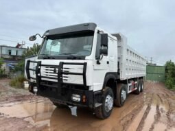 Location camion benne Sinotruk à Douala