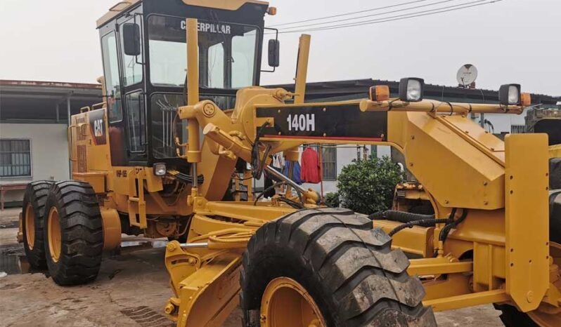 
								Location niveleuses Caterpillar 140h à Douala full									