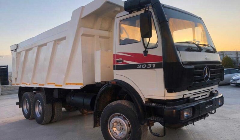 Camion benne 10 roues Mercedes à louer Douala