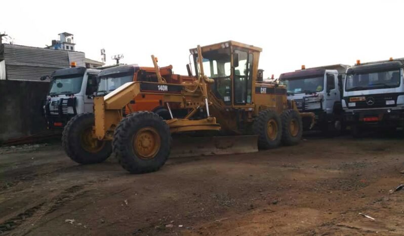 
								Location engin Niveleuses Caterpillar 140h à Douala full									